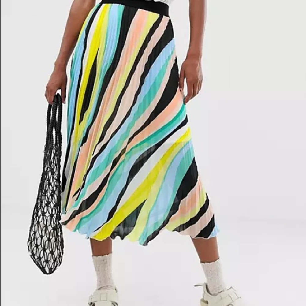 Weekday pleated multi skirt size 40 (US size 10)